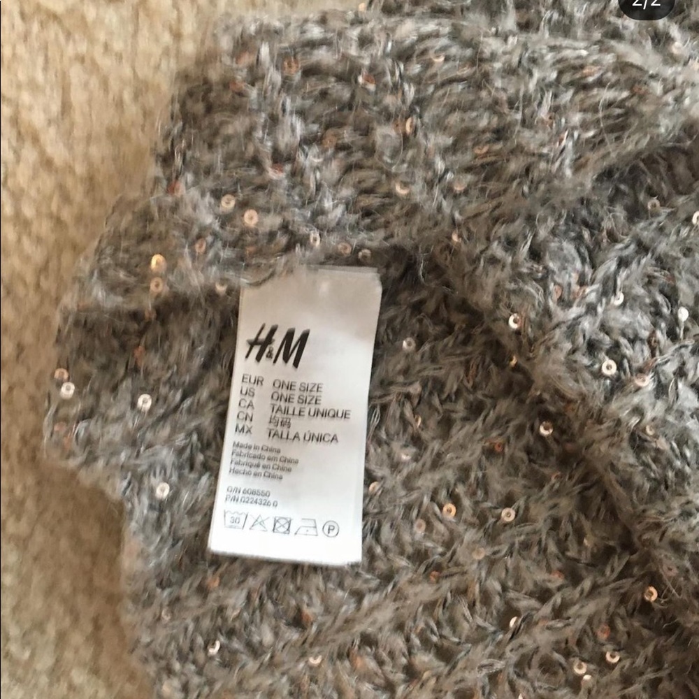 Scarf (grey) - Picture 2 of 2